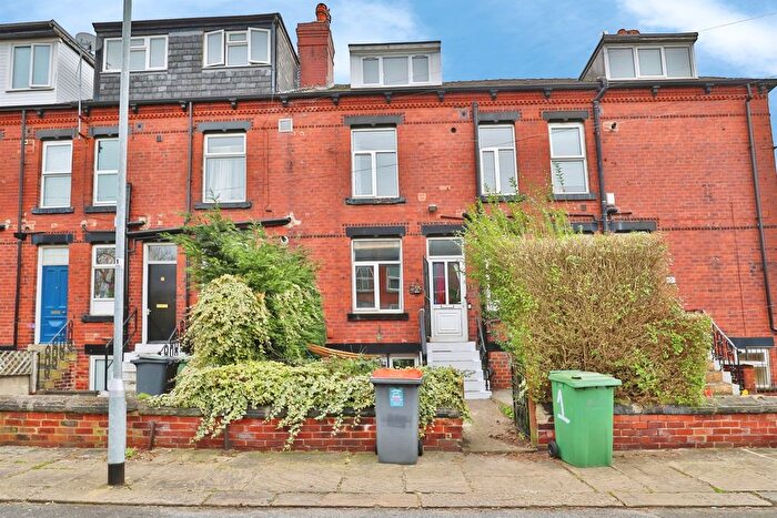 3 Bedroom Terraced House For Sale In Beechwood Row, Leeds, LS4