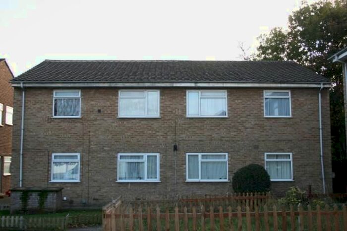 2 Bedroom Maisonette To Rent In Melina Close, Hayes, UB3