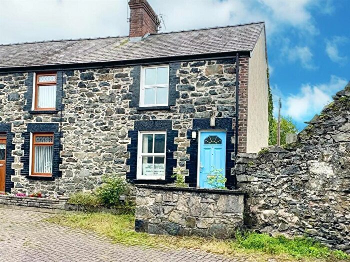 2 Bedroom House For Sale In Owens Terrace, Llanrwst, LL26