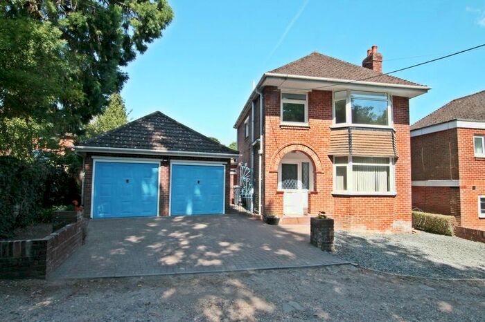 3 Bedroom Detached House To Rent In Bridge Road, Bursledon, Southampton, SO31