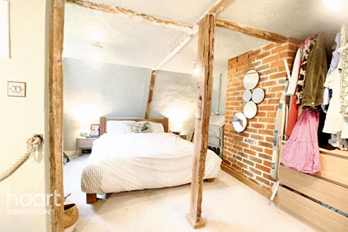 2 Bedroom Cottage For Sale In Bucks Cross Road, Orpington, BR6