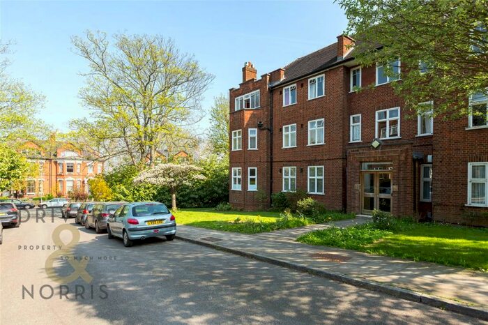 3 Bedroom Apartment To Rent In Oakfield Court, Haslemere Road, Crouch End, London, N8