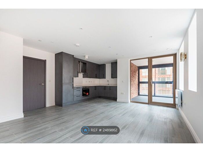 2 Bedroom Flat To Rent In Hounslow, Hounslow, TW4