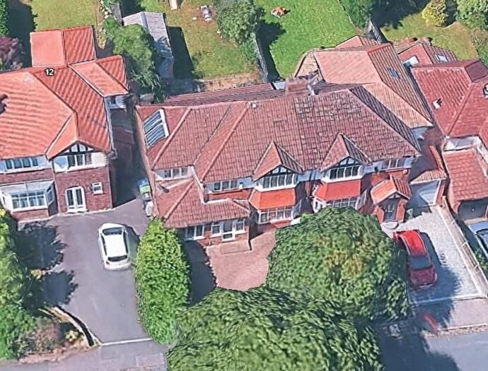 4 Bedroom Semi-Detached House For Sale In Hillside Road, Hale, Altrincham, WA15