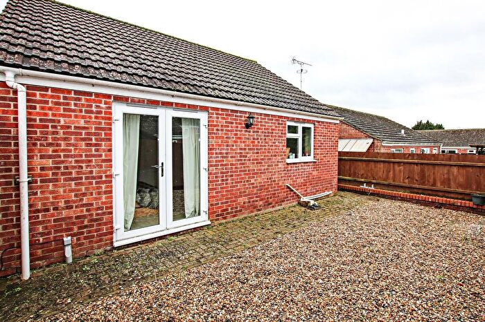 1 Bedroom Detached Bungalow For Sale In Vincent Close, Newmarket, CB8