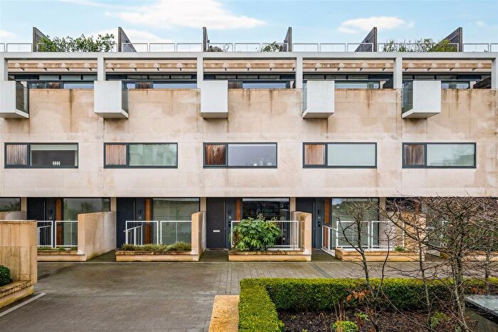 4 Bedroom Town House For Sale In Gabriel Square, St. Albans, AL1