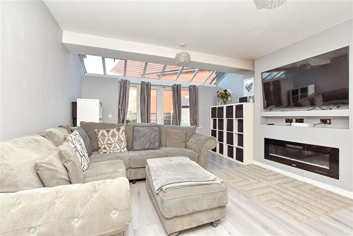 3 Bedroom Semi Detached House For Sale In Marjoram Drive, Sittingbourne, Kent, ME10