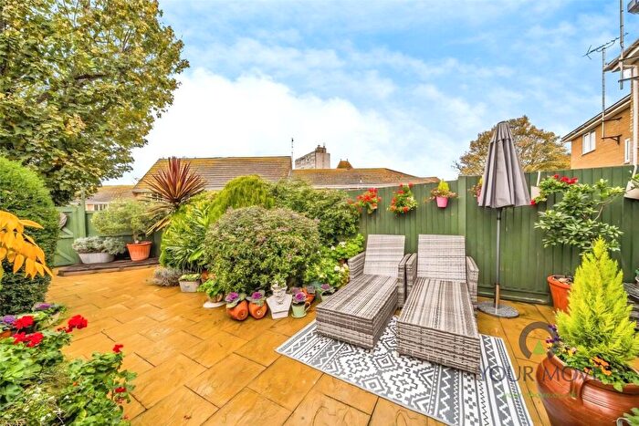 3 Bedroom Terraced House For Sale In All Saints Avenue, Margate, Kent, CT9 - Photo 6