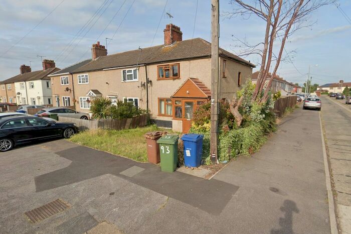 3 Bedroom End Of Terrace House To Rent In Ruskin Road, Grays, RM16