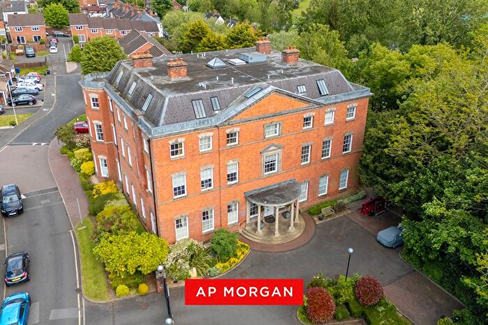 2 Bedroom Flat For Sale In Cameo Drive, Stourbridge, West Midlands, DY8