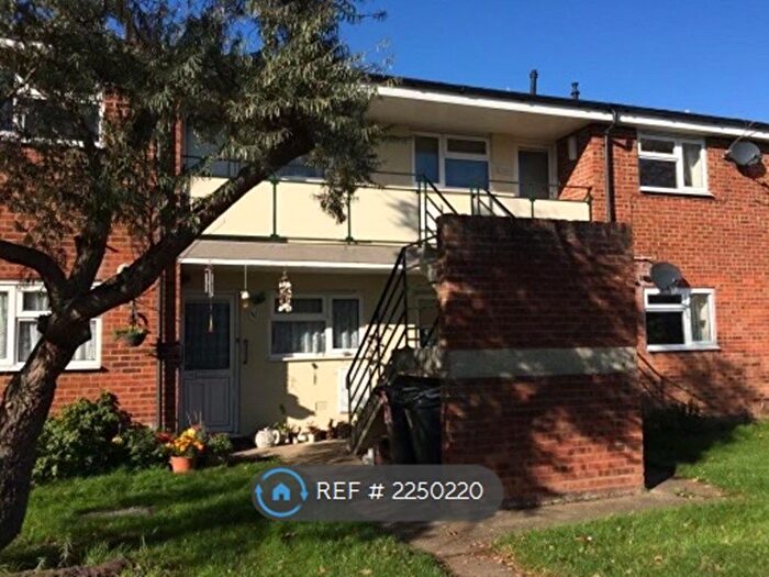 2 Bedroom Flat To Rent In Hitchin Road, Stotfold, Hitchin, SG5