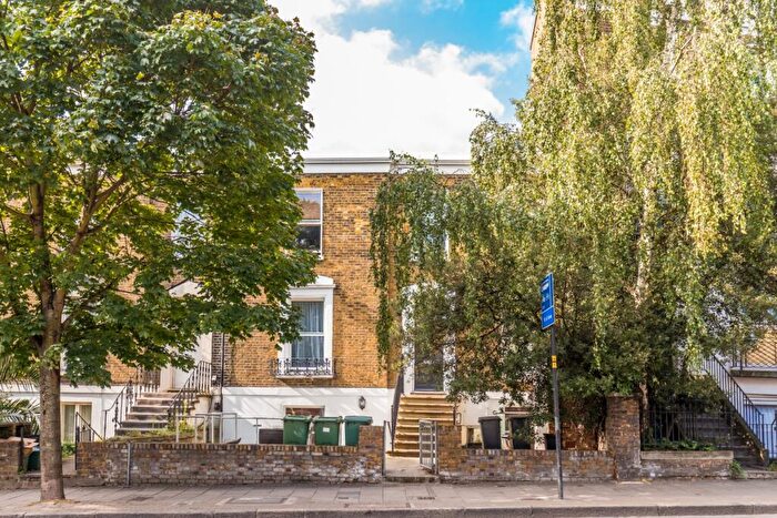 3 Bedroom Apartment To Rent In Holloway Road, London, N19