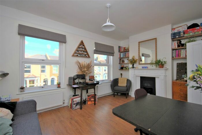 2 Bedroom Flat To Rent In Crewys Road, London, SE15