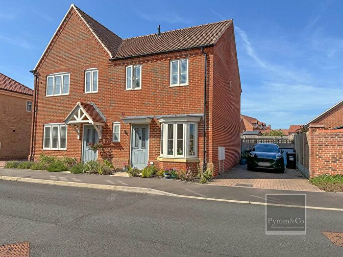 2 Bedroom Semi-detached House For Sale In Robin Close, Holt, NR25