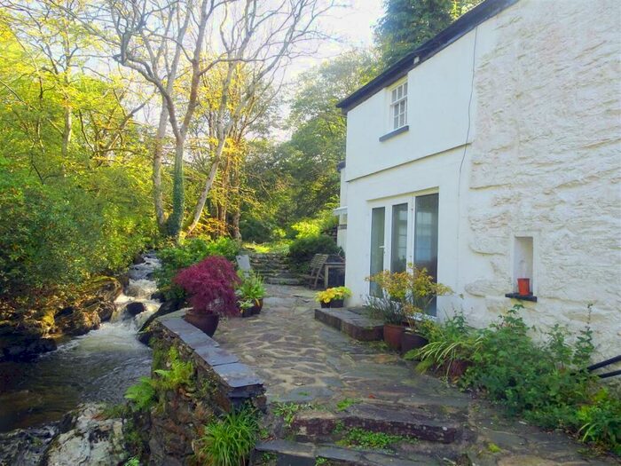 3 Bedroom End Of Terrace House For Sale In Rhyd Y Sarn, Blaenau Ffestiniog, LL41