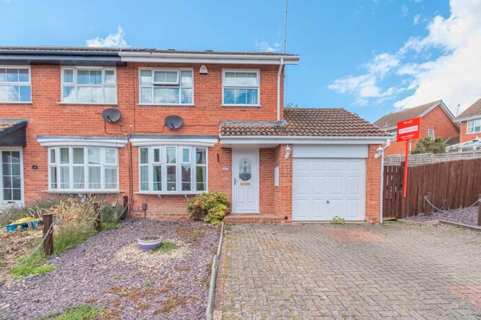 3 Bedroom Property To Rent In Maisemore Close, Redditch, B98