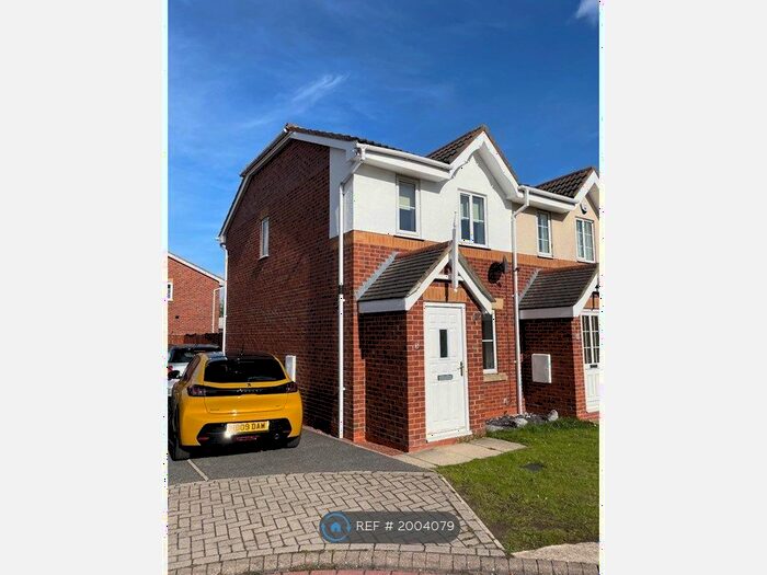 2 Bedroom Semi-Detached House To Rent In Bloomsbury Gardens, Grimsby, DN33