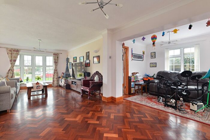 5 Bedroom Detached House For Sale In Harkness Drive, Canterbury, CT2