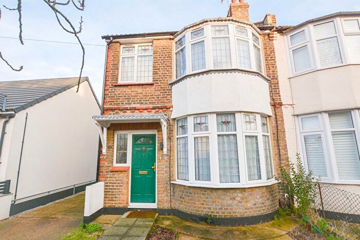 3 Bedroom Semi-Detached House To Rent In Ely Road, Southend-On-Sea, SS2
