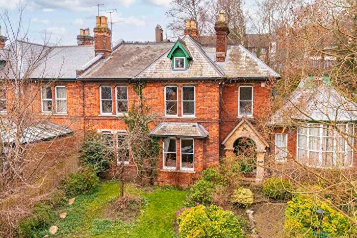 6 Bedroom House For Sale In Amersham Hill, High Wycombe, HP13