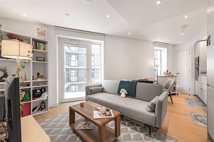 1 Bedroom Flat To Rent In Fountain Park Way, White City Living, London, W12