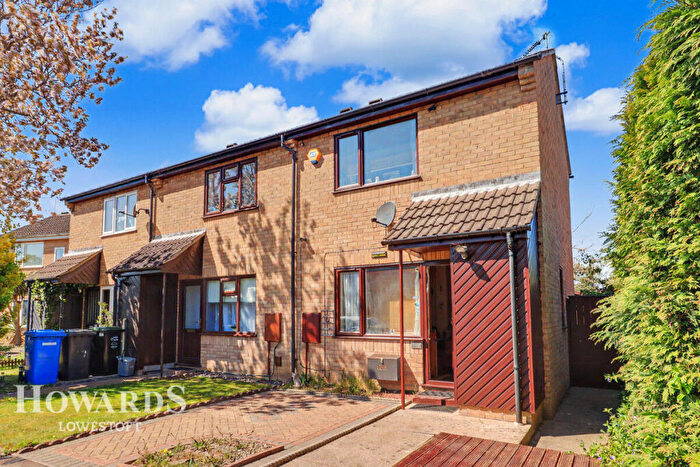 1 Bedroom End Of Terrace House For Sale In Harebell Way, Carlton Colville, NR33