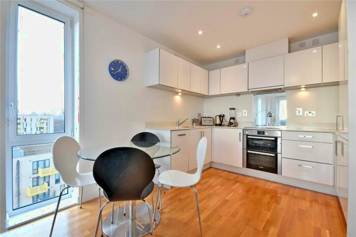 2 Bedroom Flat To Rent In Killick Way, Stepney Green, E1