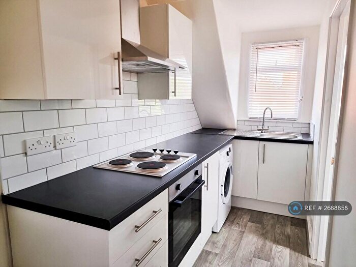 1 Bedroom Flat To Rent In Erleigh Road, Reading, RG1