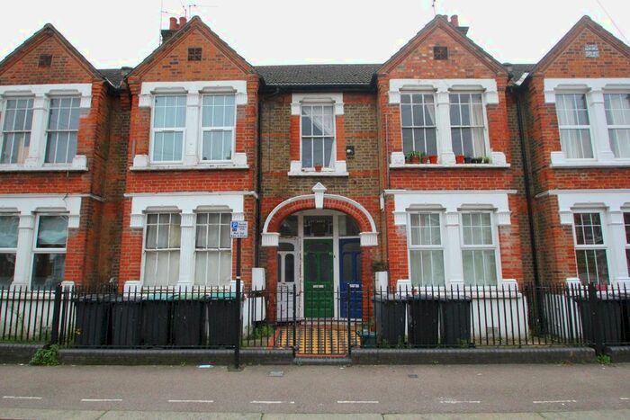 2 Bedroom Flat To Rent In Grove Road, London, N15