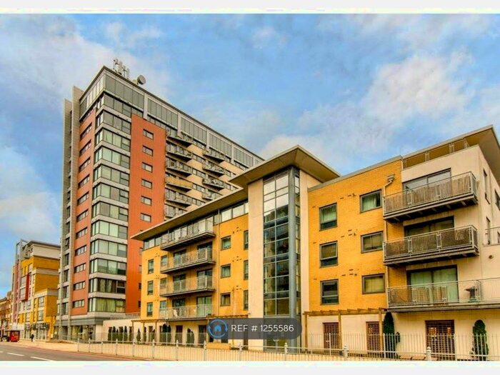 2 Bedroom Flat To Rent In Eastern Ave, Ilford Essex IG2