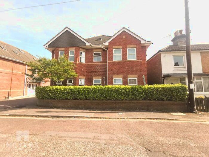 2 Bedroom Apartment To Rent In Alfred Court, Shelley Road East, Bournemouth, BH7