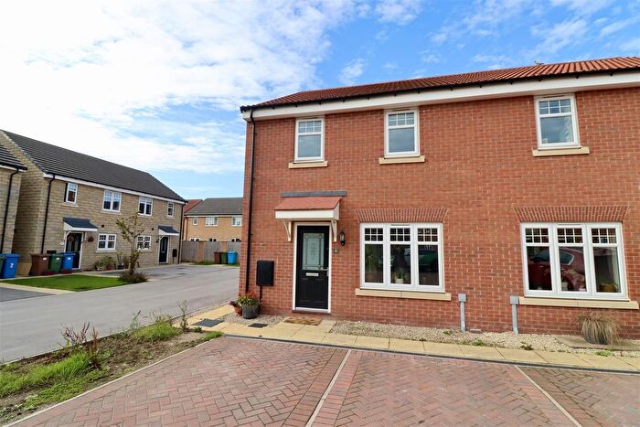 3 Bedroom Semi-detached House For Sale In Frear Close, Pocklington, YO42
