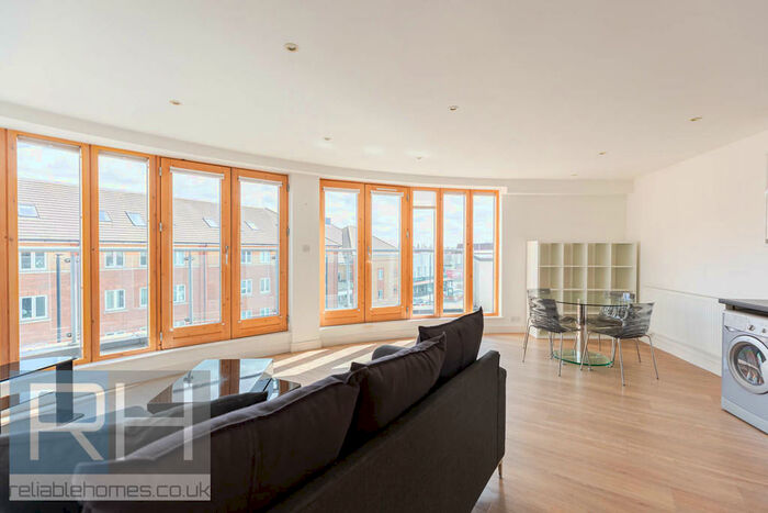 1 Bedroom Apartment To Rent In Green Lanes, Palmers Green, London, N13