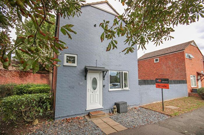 2 Bedroom Detached House For Sale In Hethersett Close, Newmarket, CB8