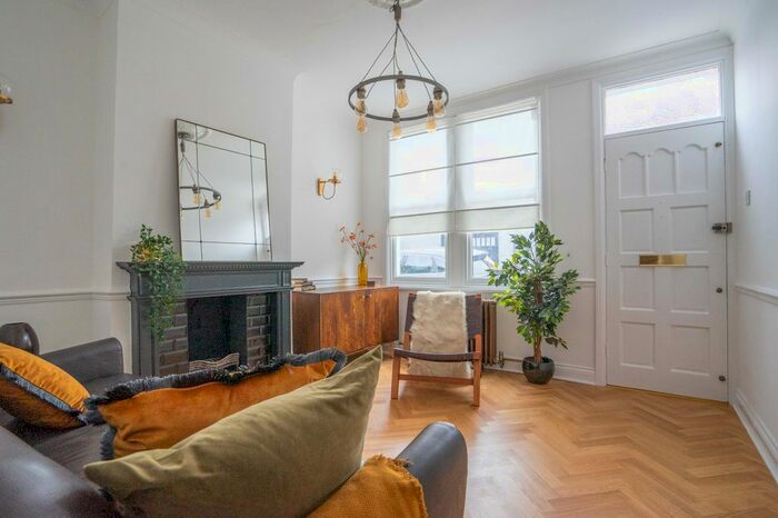 2 Bedroom End Of Terrace House To Rent In Cecilia Road, Leicester, LE2