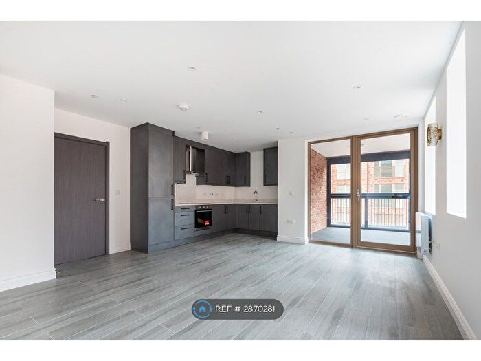 2 Bedroom Flat To Rent In Calleva Court, Hounslow, TW4