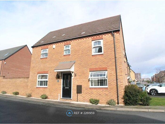 3 Bedroom Semi-Detached House To Rent In Cascade Way, Dudley, DY2