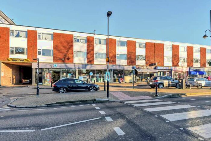 2 Bedroom Flat To Rent In Thurlestone Parade, High Street, Shepperton, TW17