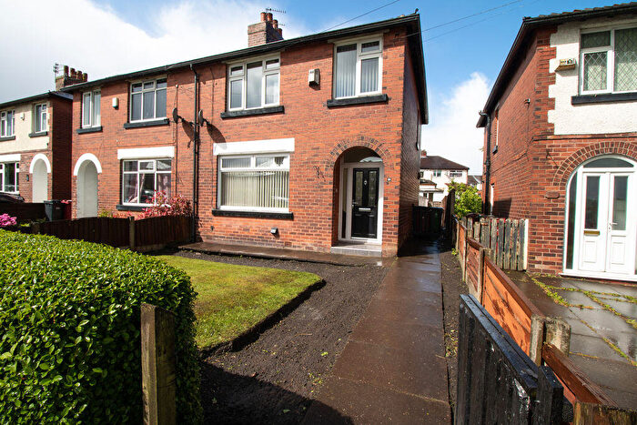 3 Bedroom Semi-Detached House For Sale In Bradford Road, Farnworth, Bolton, BL4