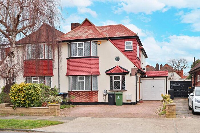 4 Bedroom Semi-Detached House To Rent In Lawrence Avenue, New Malden, KT3