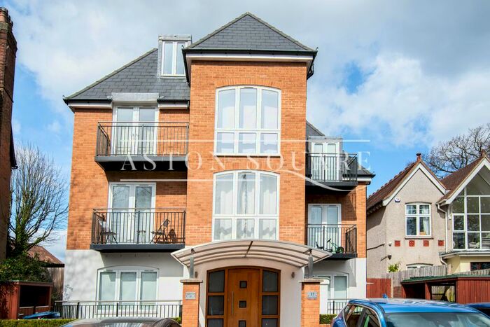 1 Bedroom Flat To Rent In Parson Street, Hendon, London, NW4