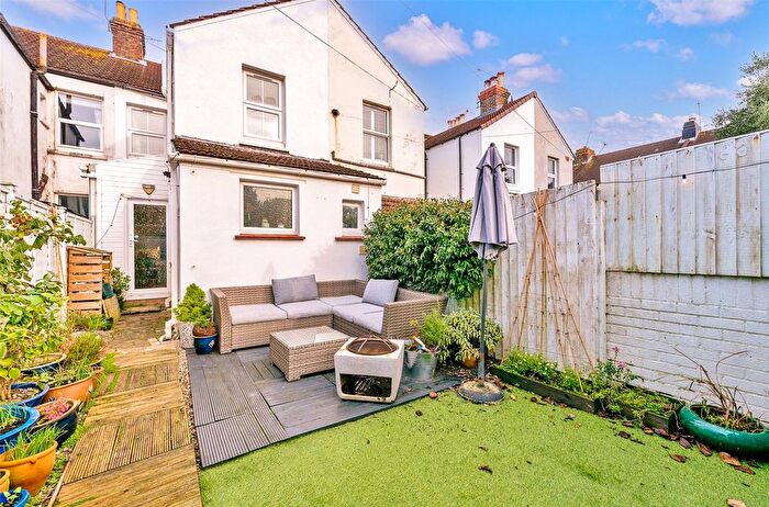 3 Bedroom Terraced House For Sale In Tarring Road, Worthing, West Sussex, BN11