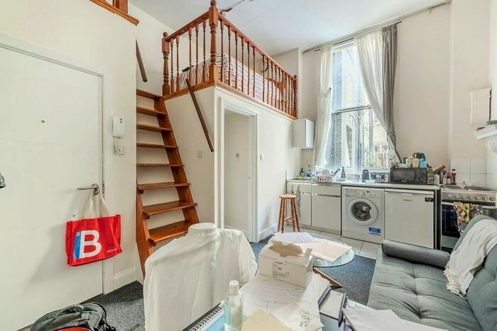 Studio To Rent In De Vere Gardens, High Street Kensington, London, W8