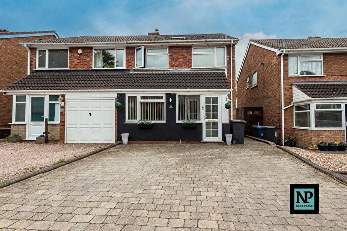 4 Bedroom Semi Detached House For Sale In Glascote Road, Tamworth, B77