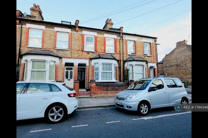 2 Bedroom Flat To Rent In Napier Road, London, N17