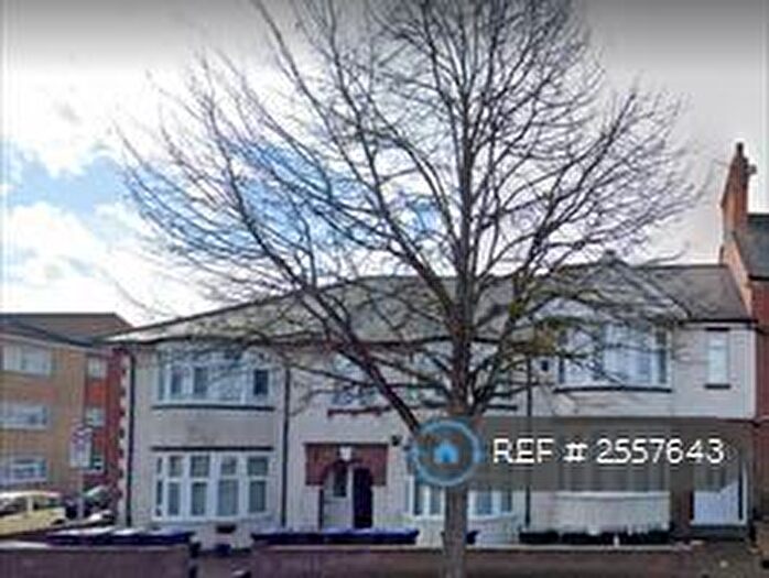 2 Bedroom Flat To Rent In Kingsthorpe Grove, Northampton, NN2