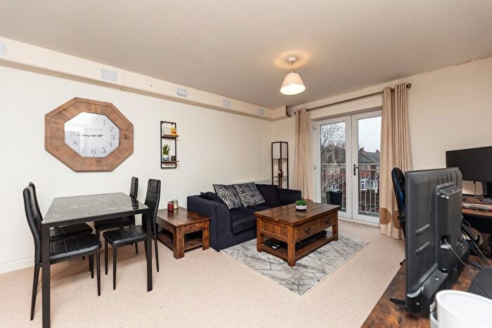 2 Bedroom Flat For Sale In Lagentium Plaza, Castleford, West Yorkshire, WF10