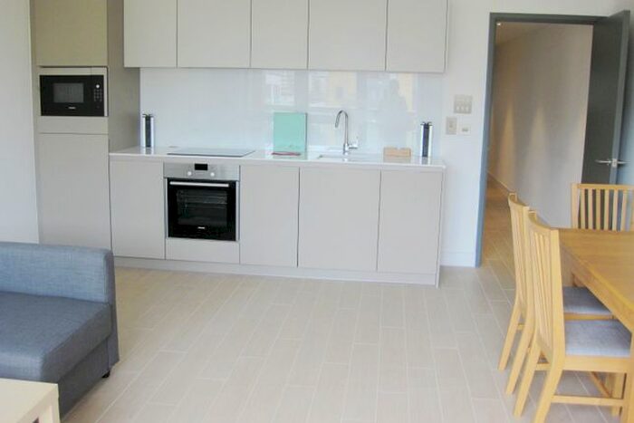 1 Bedroom Flat To Rent In Canalside Square, London, N1