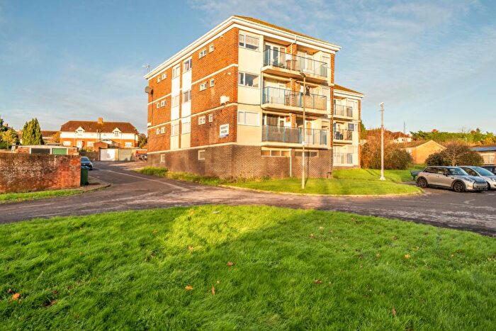 1 Bedroom Flat For Sale In Hewett Close, Titchfield, Hampshire, PO14