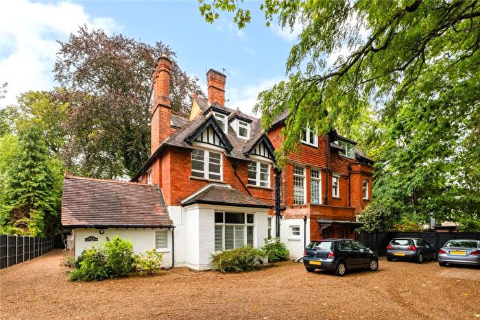 2 Bedroom Flat To Rent In Mostyn Court, Egerton Road, Weybridge, KT13